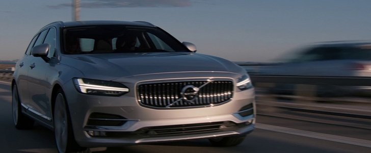 2017 Volvo V90 T4 Launched With 190 HP 2-Liter Engine