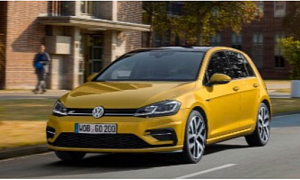 2017 VW Golf Facelift Leaked in Stunning Liquid Gold Color