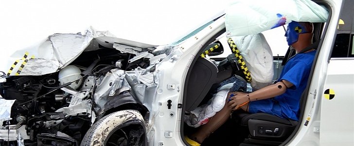 2018 BMW X3 IIHS crash test