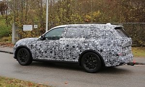 2018 BMW X7 Pre-Production Prototype Makes First Public Appearance