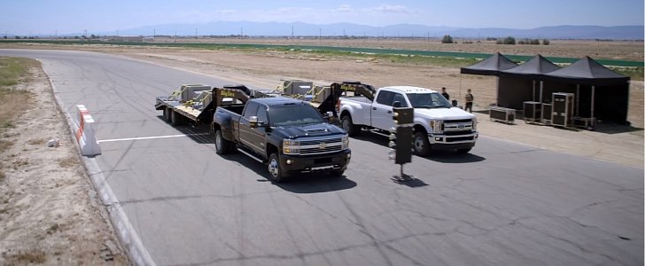 Howie Long drag races the Silverado HD and Ford Super Duty
