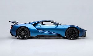 2018 Ford GT in Liquid Blue Comes with No Racing Stripes, Is Still a Monster