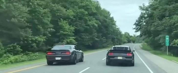 UPDATE: 2018 Ford Mustang GT Drag Races Dodge Demon on The Road, Things Go South