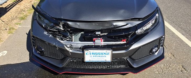 Honda Civic Type R Gets Crashed On the Way Home from the Dealership