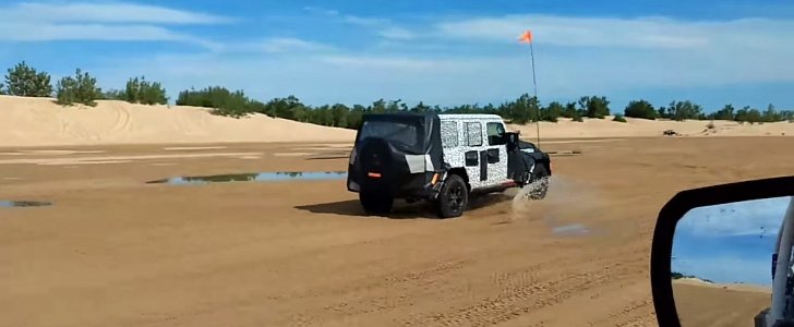 2018 Jeep Wrangler (JKU) off-road testing at Silver Lake Sand Dunes