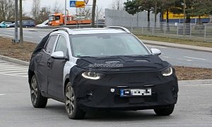 2018 Kia Stonic Spied Up Close in Germany, Shows Sexy Production Lights