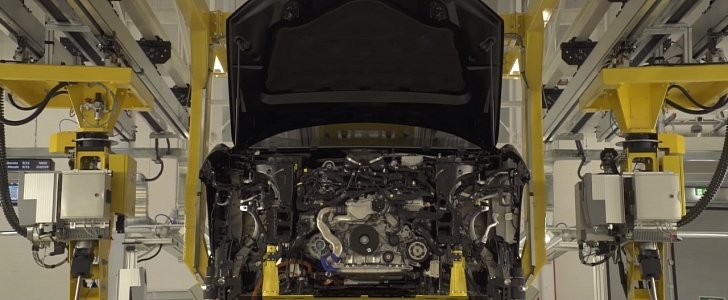 2018 Lamborghini Urus engine bay