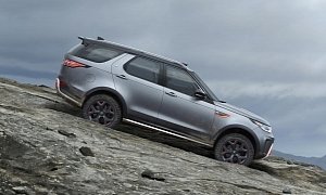 2018 Land Rover Discovery SVX Is a Supercharged V8-powered Off-Road Warrior
