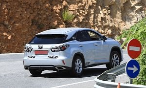 Spyshots: 2018 Lexus RX Facelift Spied for the First Time, Tokyo Debut Expected