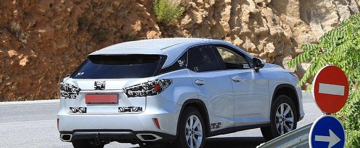 2018 Lexus RX Facelift Spied for the First Time, Should Debut in Tokyo