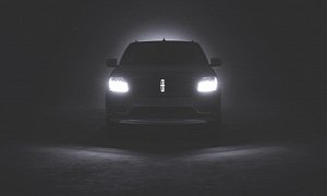 2018 Lincoln Navigator Teased, Features Illuminated Emblem
