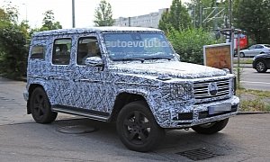 2018 Mercedes-Benz G-Class Shows Slightly Rounder Shapes, Full Set of LED Lights