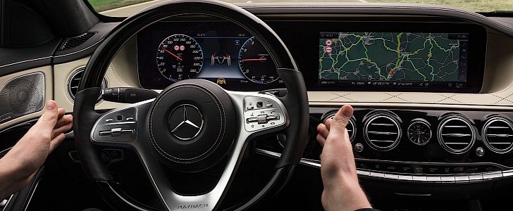 2018 Mercedes-Benz S-Class dashboard