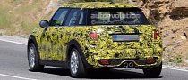 2018 MINI 5-Door Hatch Facelift Spied With Redesigned Taillights