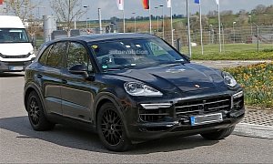 2018 Porsche Cayenne Interior Revealed, Gets Larger Infotainment Screen