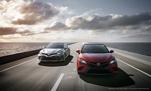 2018 Toyota Camry Unveiled in Detroit, Looks Sporty