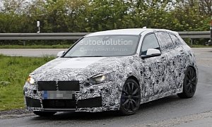 2019 BMW 1 Series Shows off Its Blue Calipers to Help Us Forget It's FWD