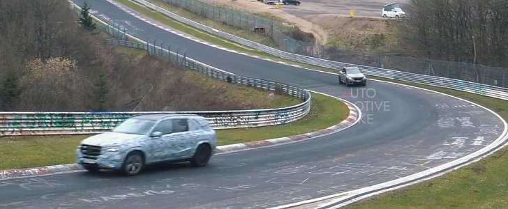 2019 BMW X5 Chases 2019 Mercedes-Benz GLE on Nurburgring