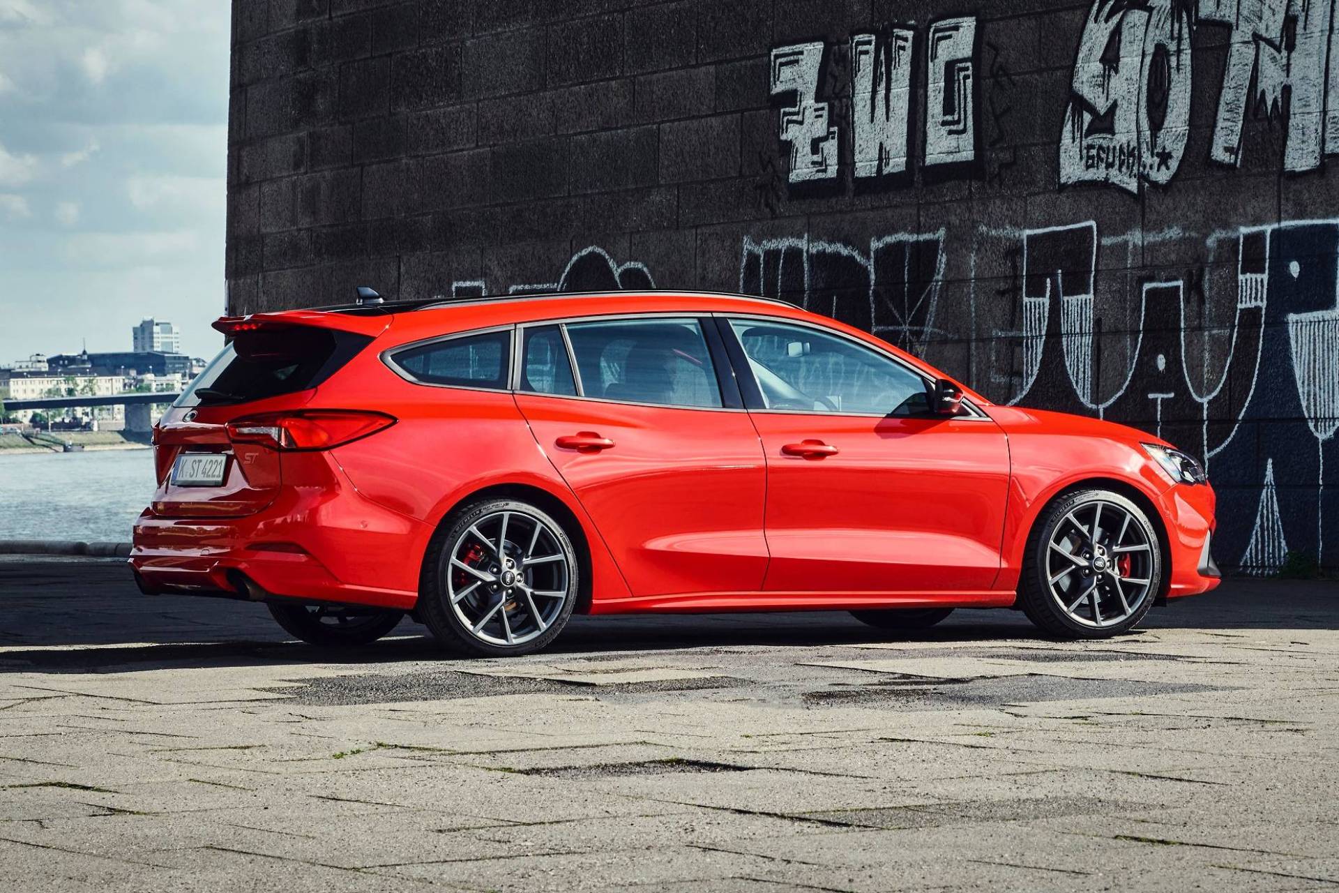 2019 Ford Focus ST Wagon Introduced With EcoBlue, EcoBoost
