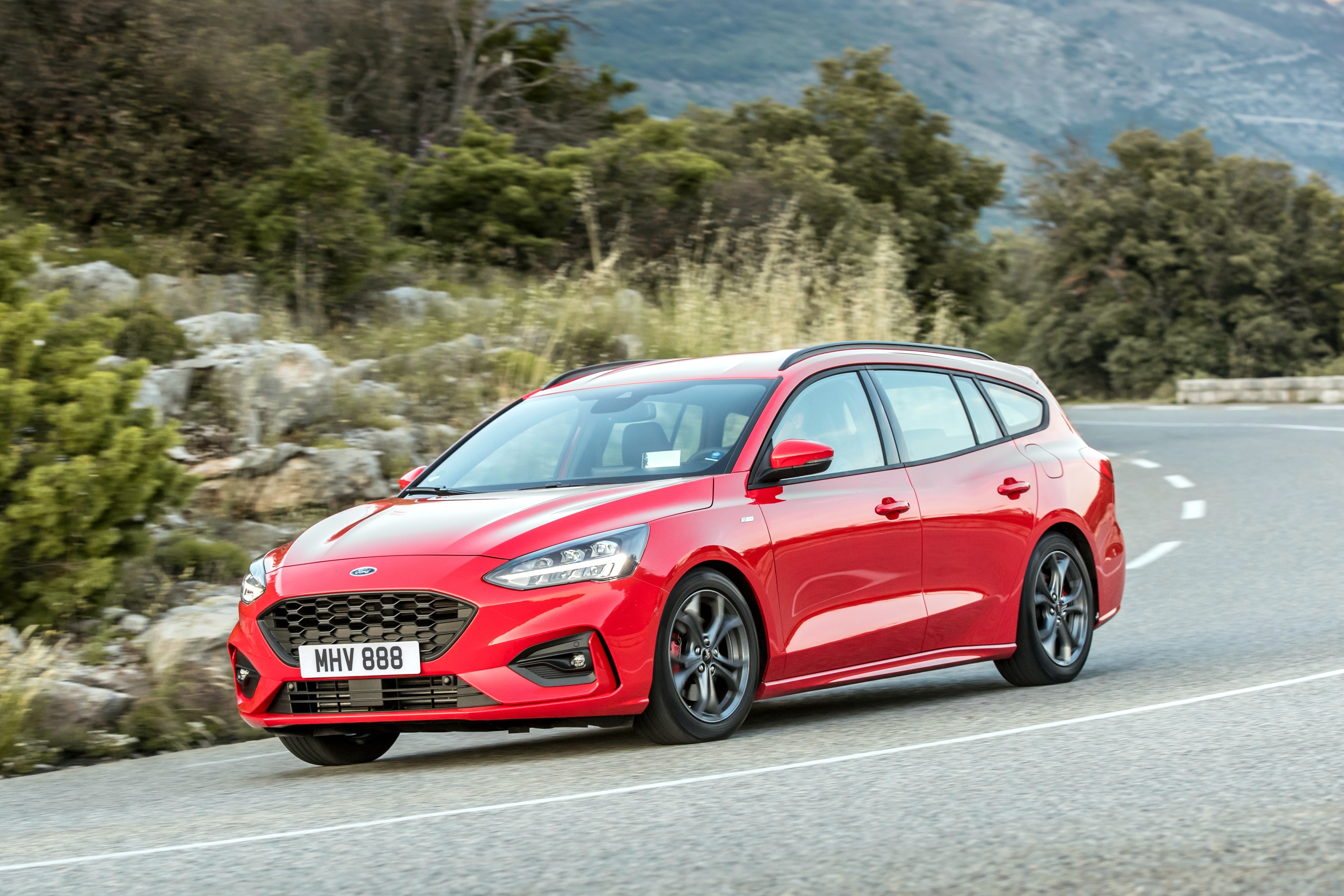 2019 Ford Focus Wagon St Line And Vignale Look Good In Red