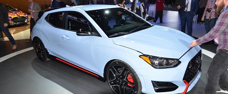2019 Hyundai Veloster Is a Modern AMC Pacer in Detroit