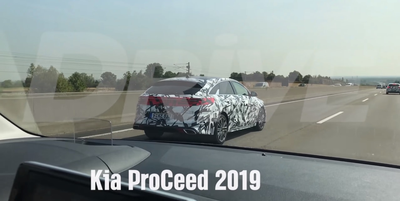 2019 Kia ProCeed Spied In Broad Daylight On the Autobahn - autoevolution