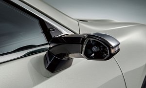 2019 Lexus ES Goes On Sale In Japan With Digital Side-View Monitors