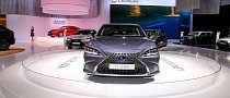 2019 Lexus ES Looks Out of Place at Paris Motor Show