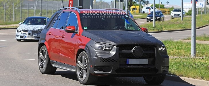2019 Mercedes-Benz GLE 350 d or 400 d With AMG Line Body Kit Spied
