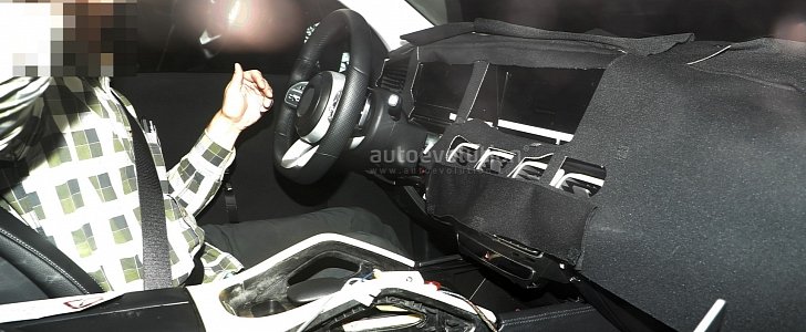 2019 Mercedes-Benz GLE Reveals Interior and Production Headlights in Spyshots