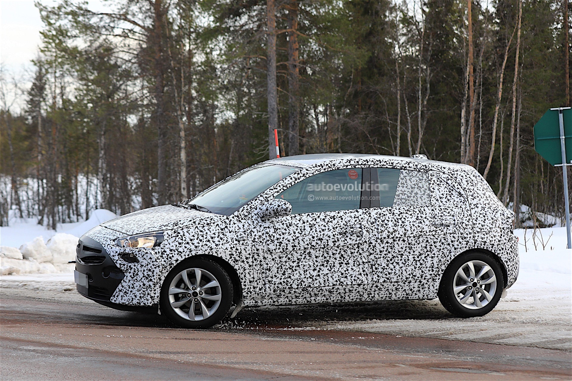 https://s1.cdn.autoevolution.com/images/news/2019-opel-corsa-f-will-not-be-compromised-in-any-way-127615_1.jpg