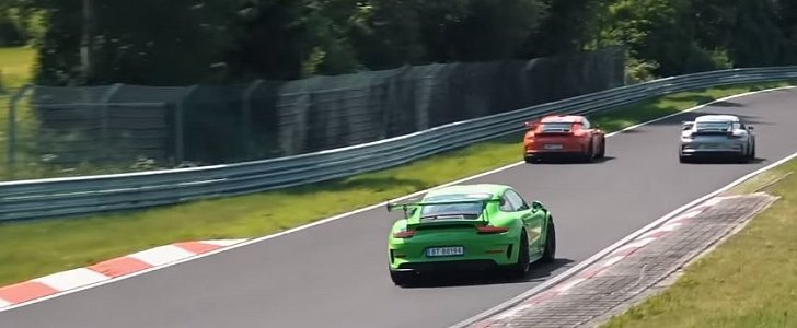 2019 Porsche 911 GT3 RS Chases 911 GT3 RS Pair on Nurburgring