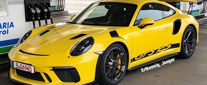 2019 Porsche 911 GT3 RS Spotted at German Gas Station