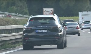 2019 Porsche Cayenne Spotted on German Autobahn, Looks Focused