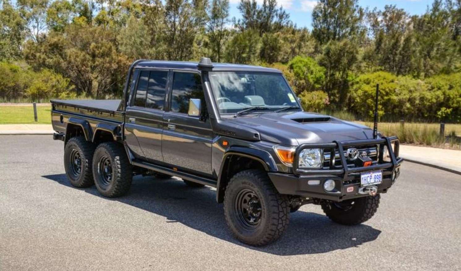 2019 Toyota Land Cruiser 6x6 Will Dominate the Outback and