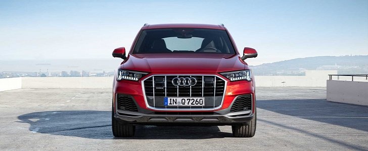 2020 Audi Q7 Facelift Looks Way More Rugged, Borrows Screens from Q8