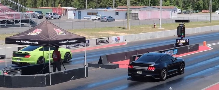 2020 Ford Mustang Shelby GT500 Drag Races Boosted Mustang GT