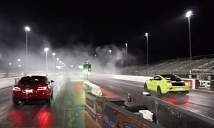 2020 Ford Mustang Shelby GT500 Drag Races Tesla Model S Raven, America Wins