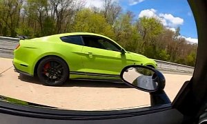 2020 Ford Mustang Shelby GT500 Races Viper, Freedom Wins