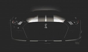 2020 Ford Mustang Shelby GT500 Teased Again, Has Pre-Facelift HID Headlights