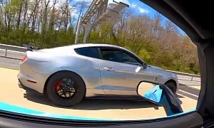 2020 Ford Mustang Shelby GT500 "Thousand HP" Races Corvette ZR1, Battle Is Lit