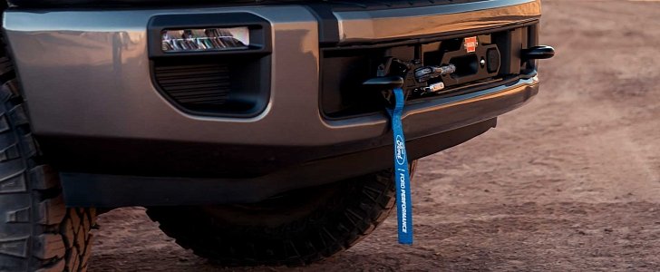 2020 Ford Super Duty Tremor Off-Road Package with Warn Winch