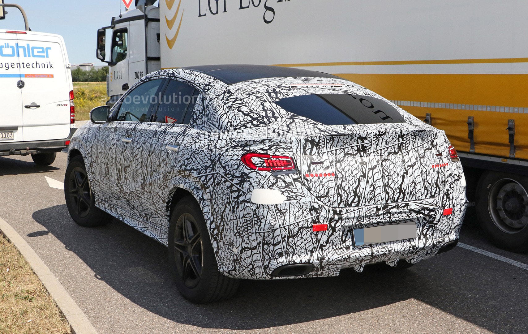 2020 Mercedes Gle Coupe Spied Up Close With Amg Line Kit