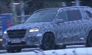 2020 Mercedes GLS Filmed Enduring the Snow in Germany