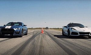 2020 Mustang GT500 vs 2019 Corvette ZR1 Rolling Race Is as Loud as It Sounds