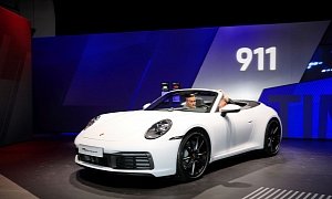 2020 Porsche 911 Carrera 4 Looks Immaculate in White