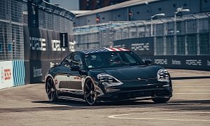 2020 Porsche Taycan Wears American Flag on the Roof at Formula E Finale