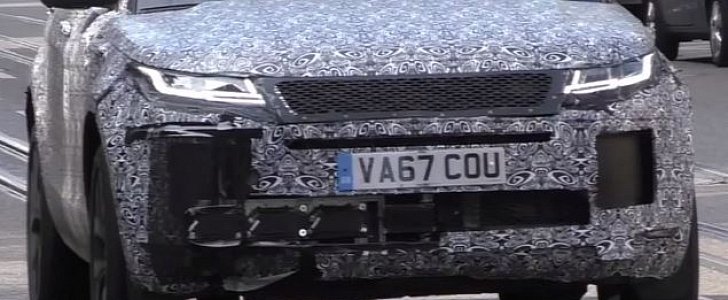 2020 Range Rover Evoque Spotted in Traffic