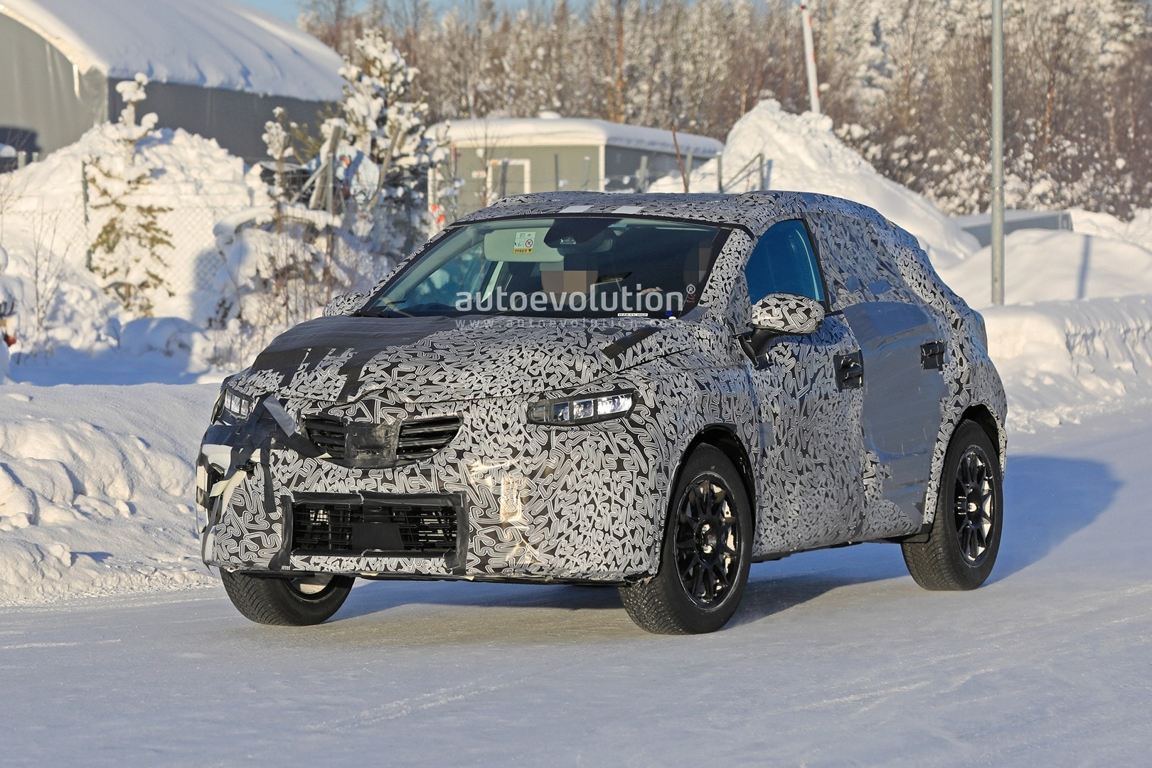 Renault Captur Spied Undergoing Winter Tests Looks More Advanced Autoevolution