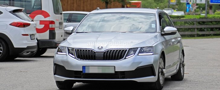 2020 Skoda Octavia Chassis Testing Mule Spied for the First Time, Is a Lowered R